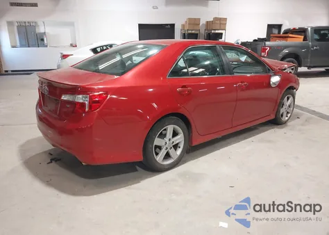 2014 Toyota Camry Se z USA, uszkodzony, nr VIN 4T1BF1FK6EU764002